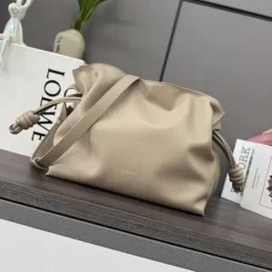로에베 플라멩고 클러치백 30cm