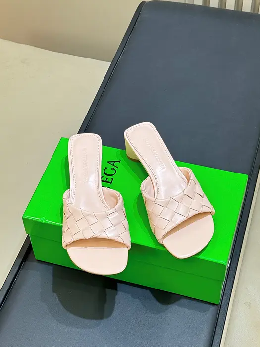 보테가베네타 리비아 뮬 (컬러 핑크)