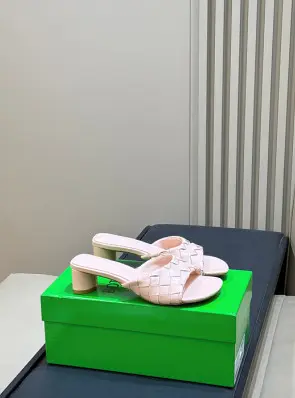 보테가베네타 리비아 뮬 (컬러 핑크)
