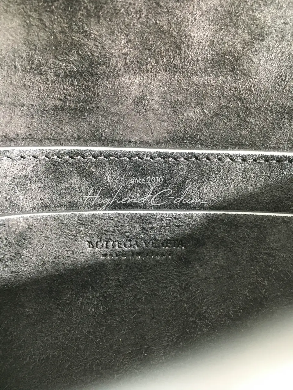 보테가베네타 앙골로 메신저 백 867404 (컬러 블랙)