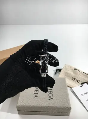 보테가베네타 레더 브레이슬릿 팔찌 (컬러 블랙)