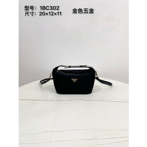 프라다 리나일론 셰리 미니백 1BC302 금장